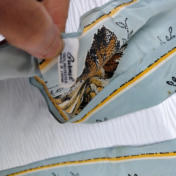 Scarf - Picture 7 of 8